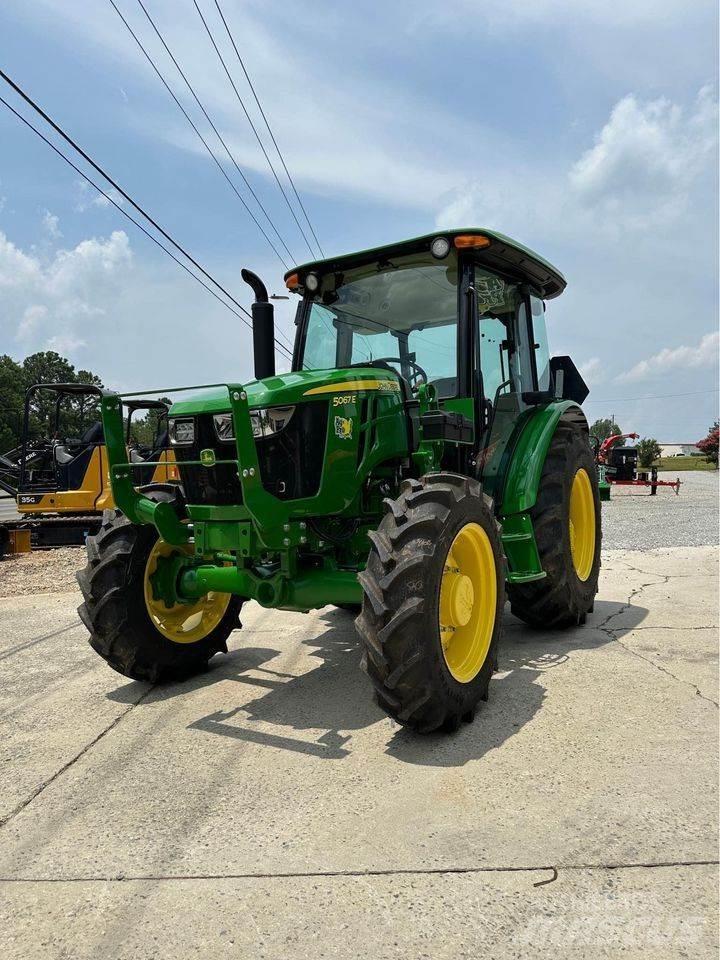 John Deere 5067E Трактори