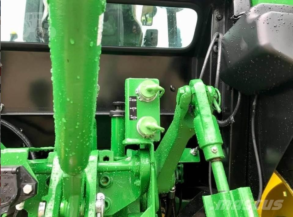 John Deere 5075E Трактори