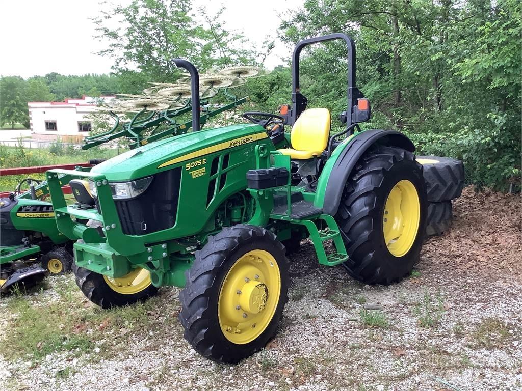 John Deere 5075E Компактни трактори