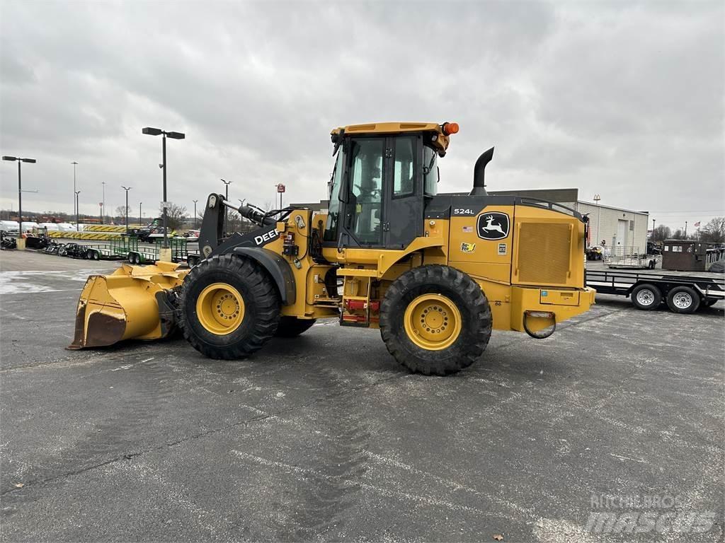 John Deere 524L Колесни товарачи