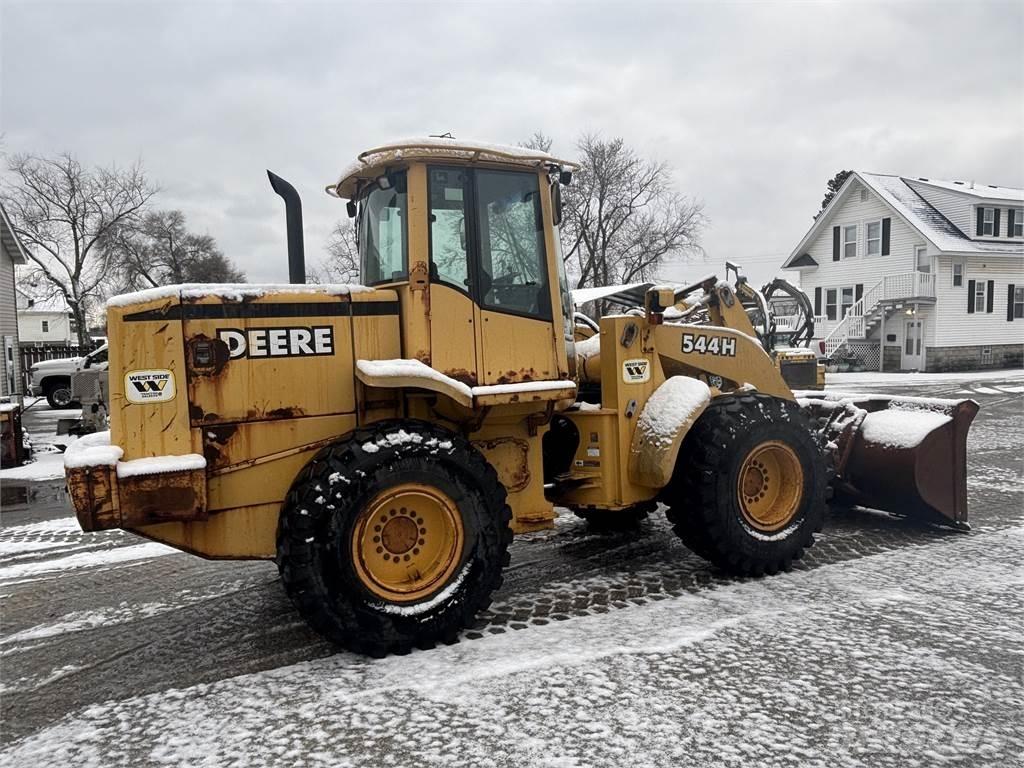 John Deere 544H Колесни товарачи
