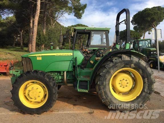 John Deere 5515 Трактори