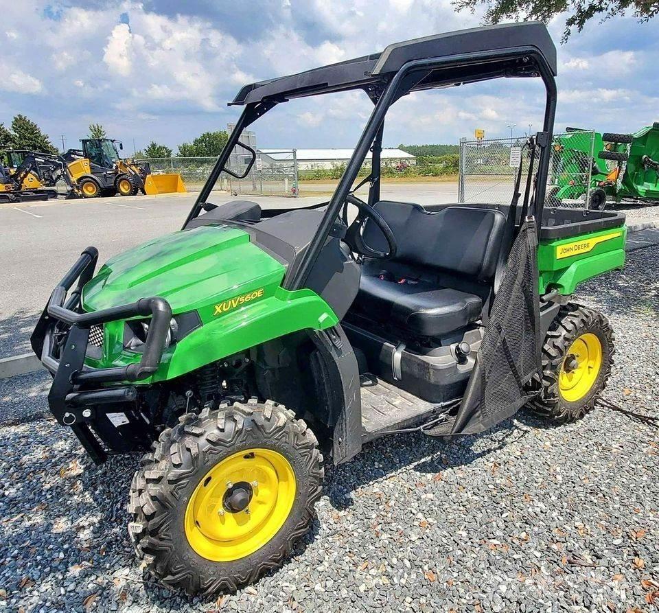 John Deere 560E Комунални съоражения