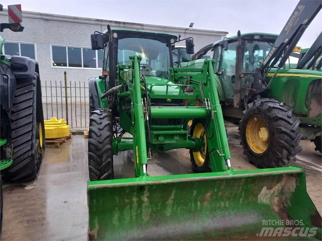 John Deere 5720 Трактори
