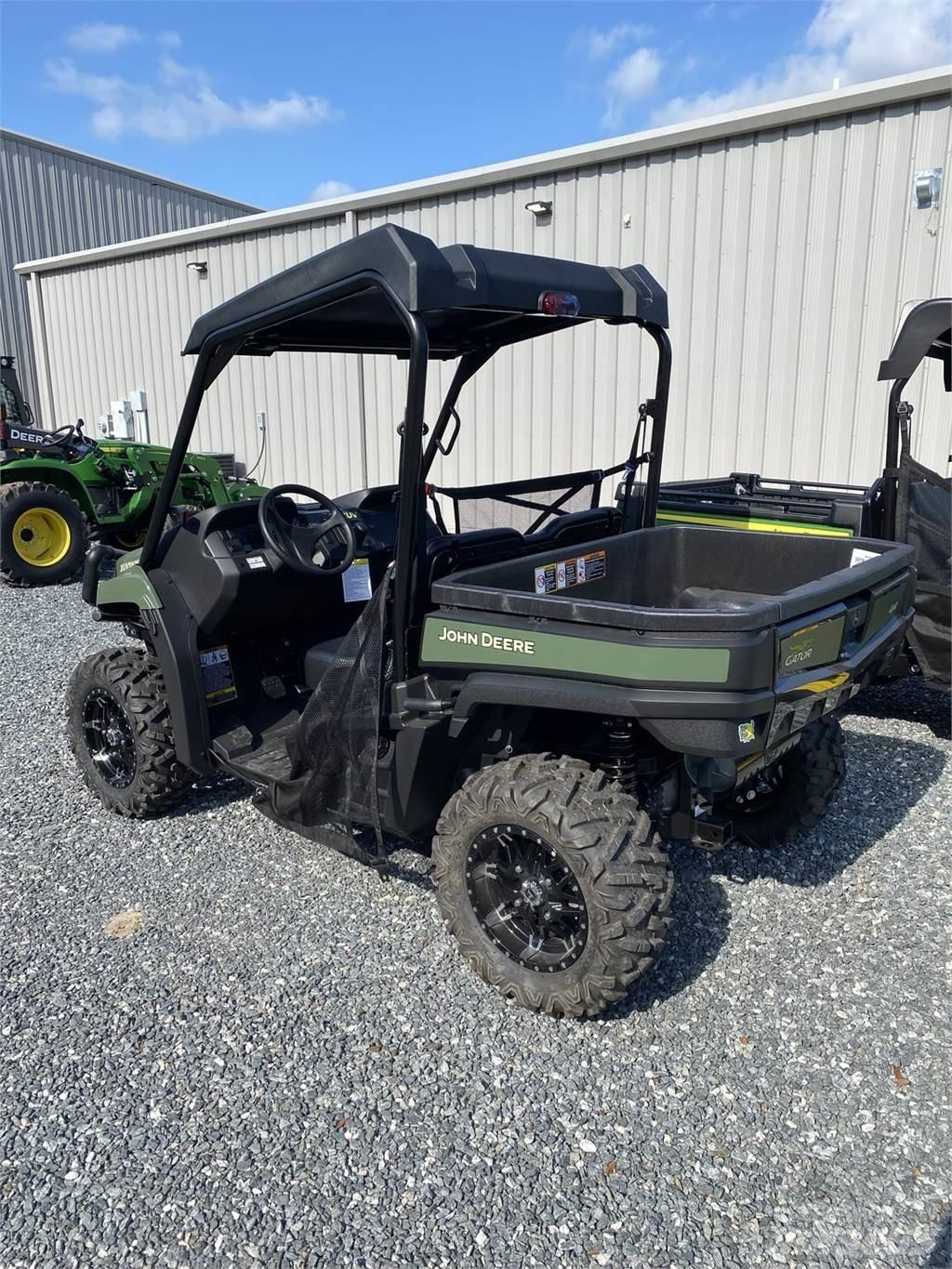 John Deere 590M Комунални съоражения