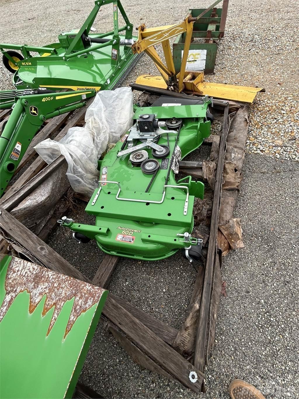 John Deere 60D Косачки