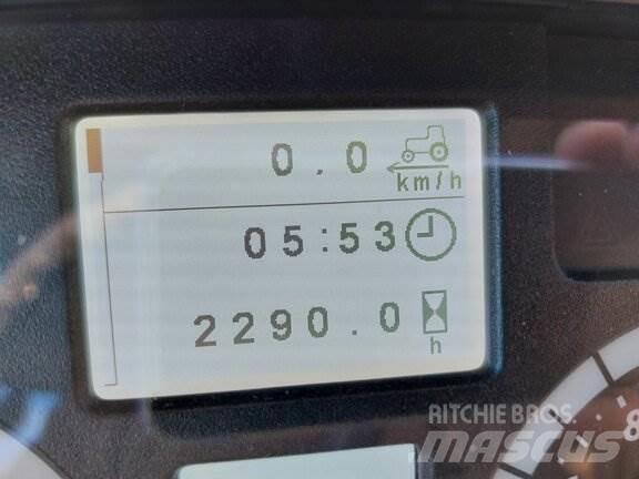 John Deere 6105M Трактори