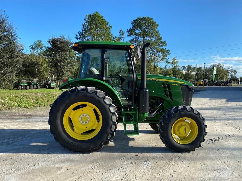 John Deere 6135E Трактори
