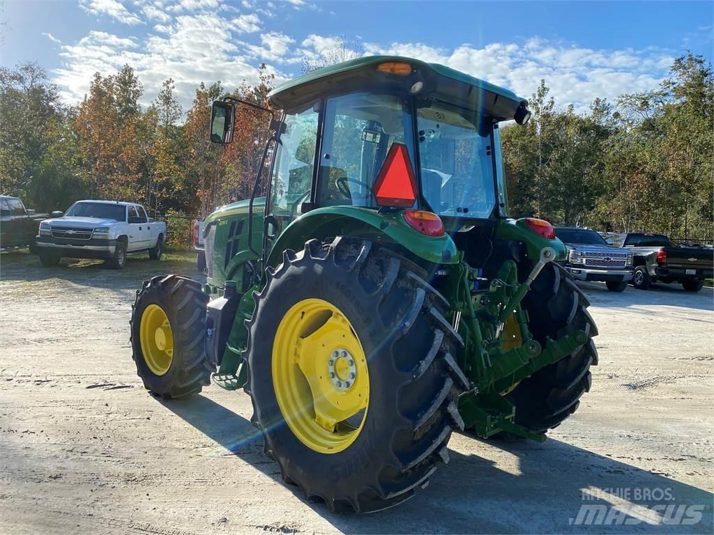 John Deere 6135E Трактори