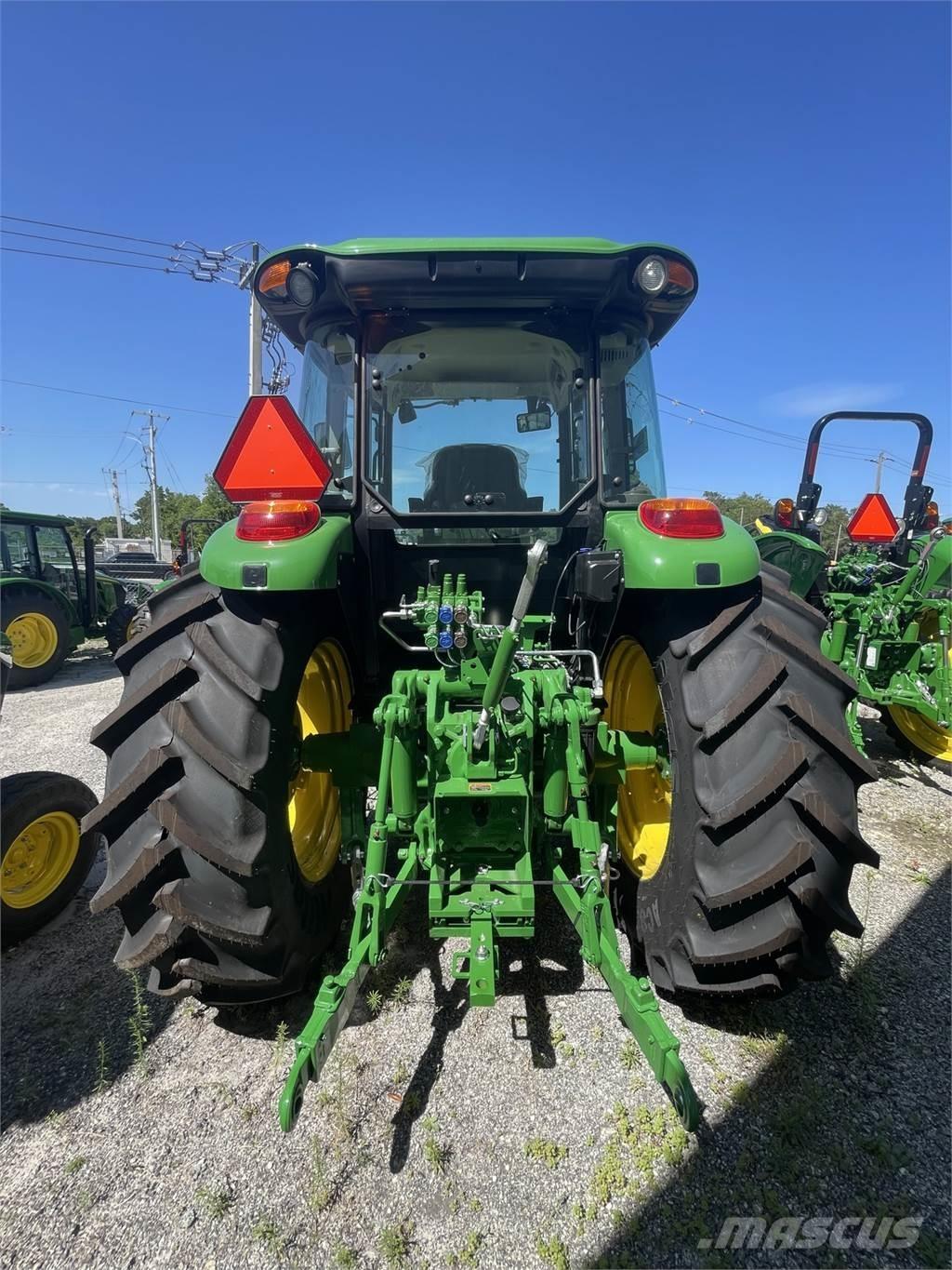 John Deere 6135E Трактори