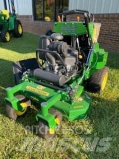 John Deere 636M Тракторни косачки