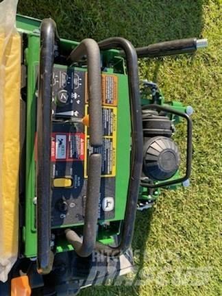 John Deere 636M Тракторни косачки