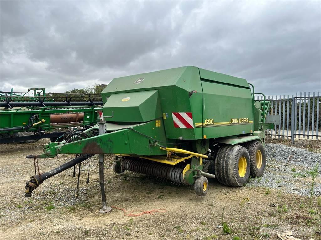 John Deere 690 Балопреси квадратни
