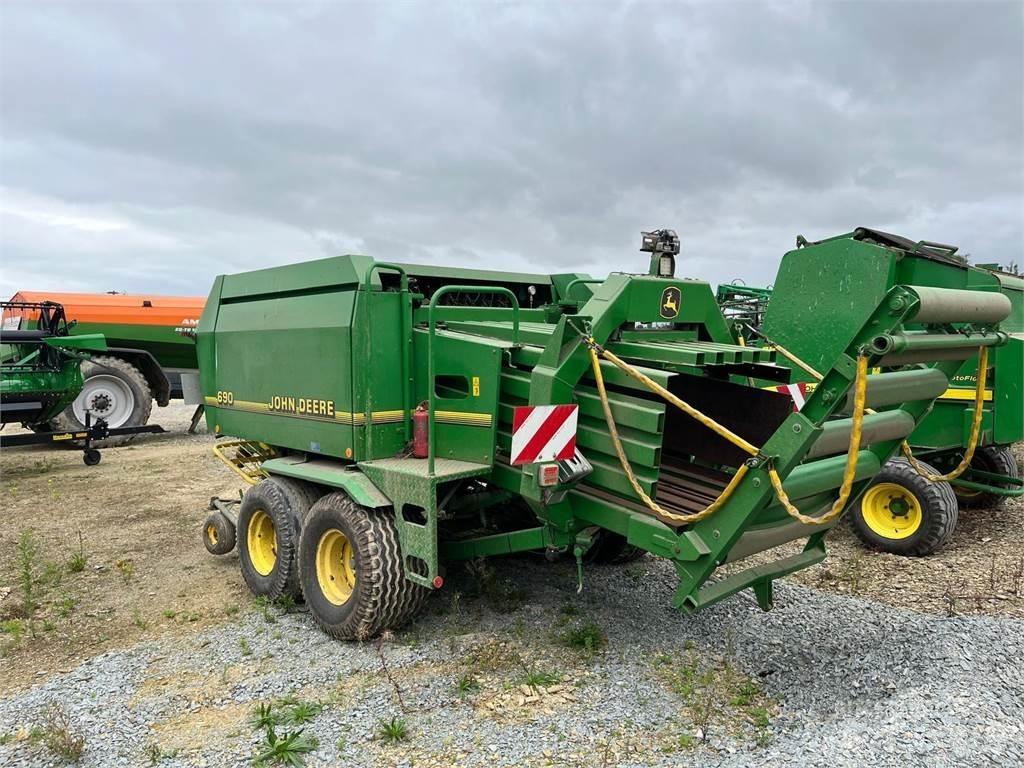 John Deere 690 Балопреси квадратни
