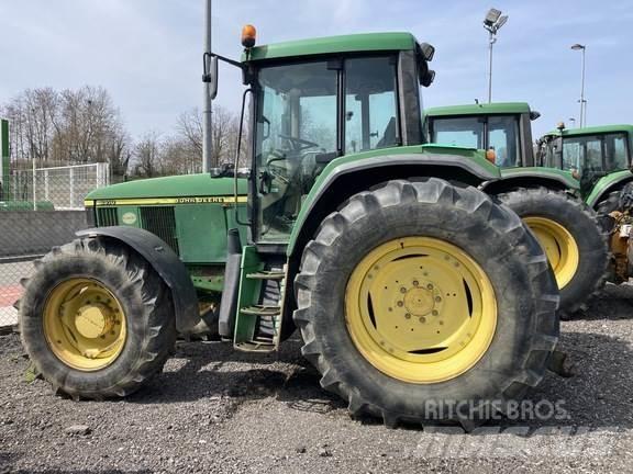 John Deere 6910 Трактори
