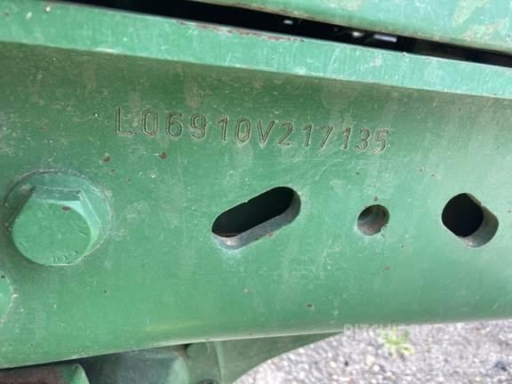 John Deere 6910 Трактори