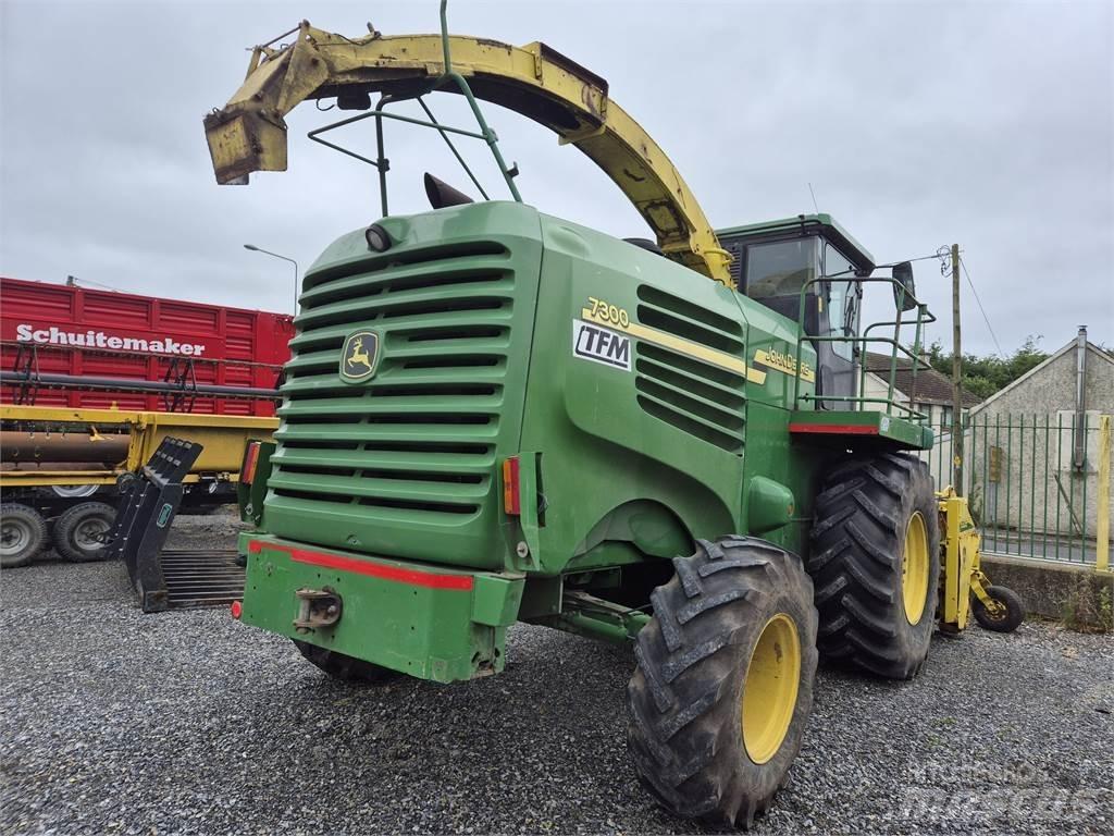 John Deere 7300 Фуражни комбайни