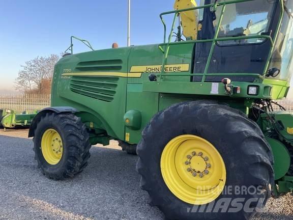 John Deere 7750 Фуражни комбайни