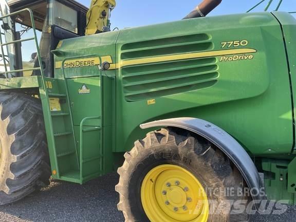 John Deere 7750 Фуражни комбайни
