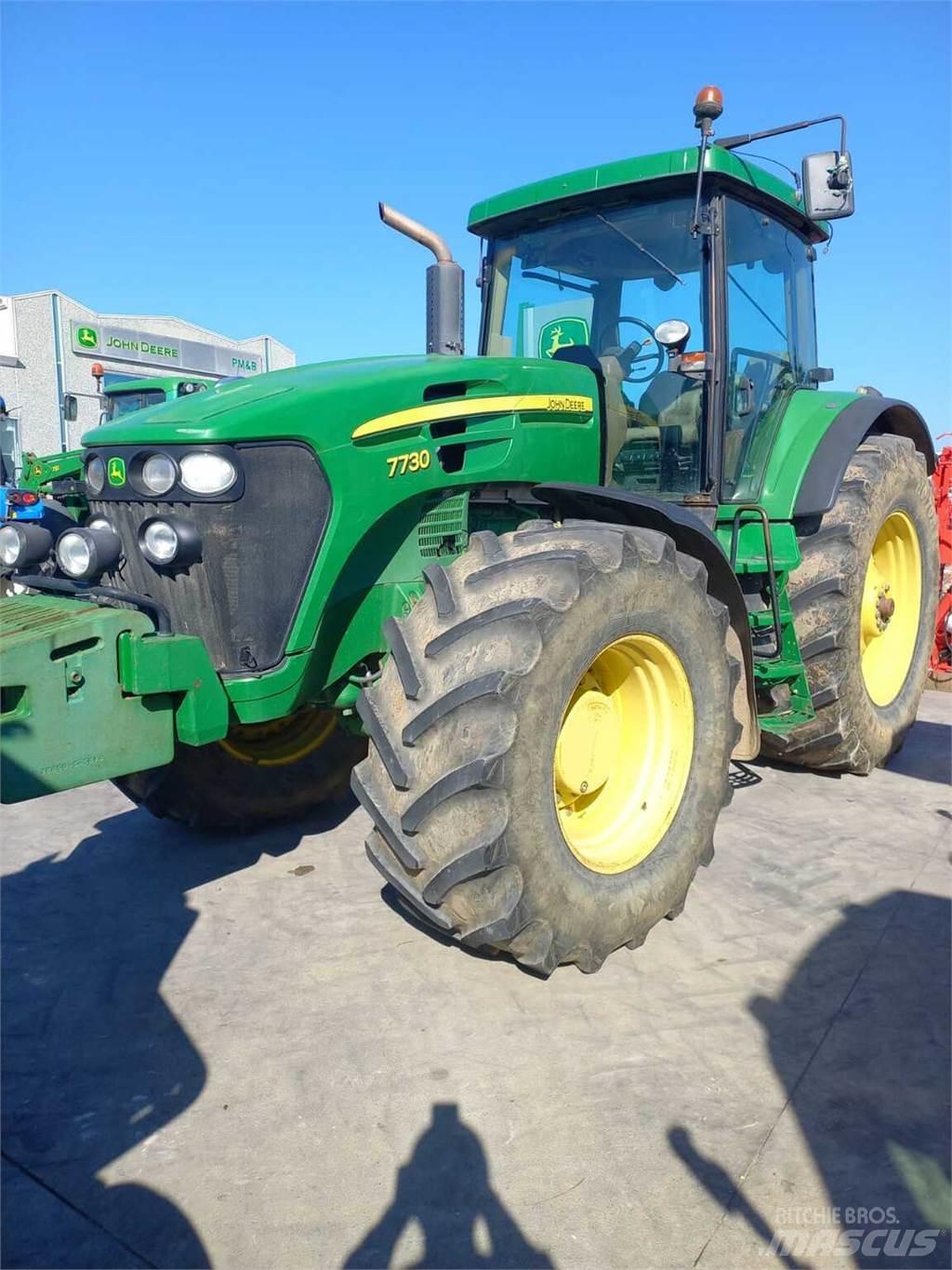 John Deere 7820 Трактори