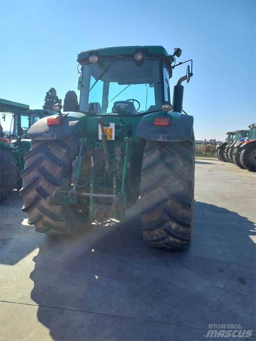 John Deere 7820 Трактори
