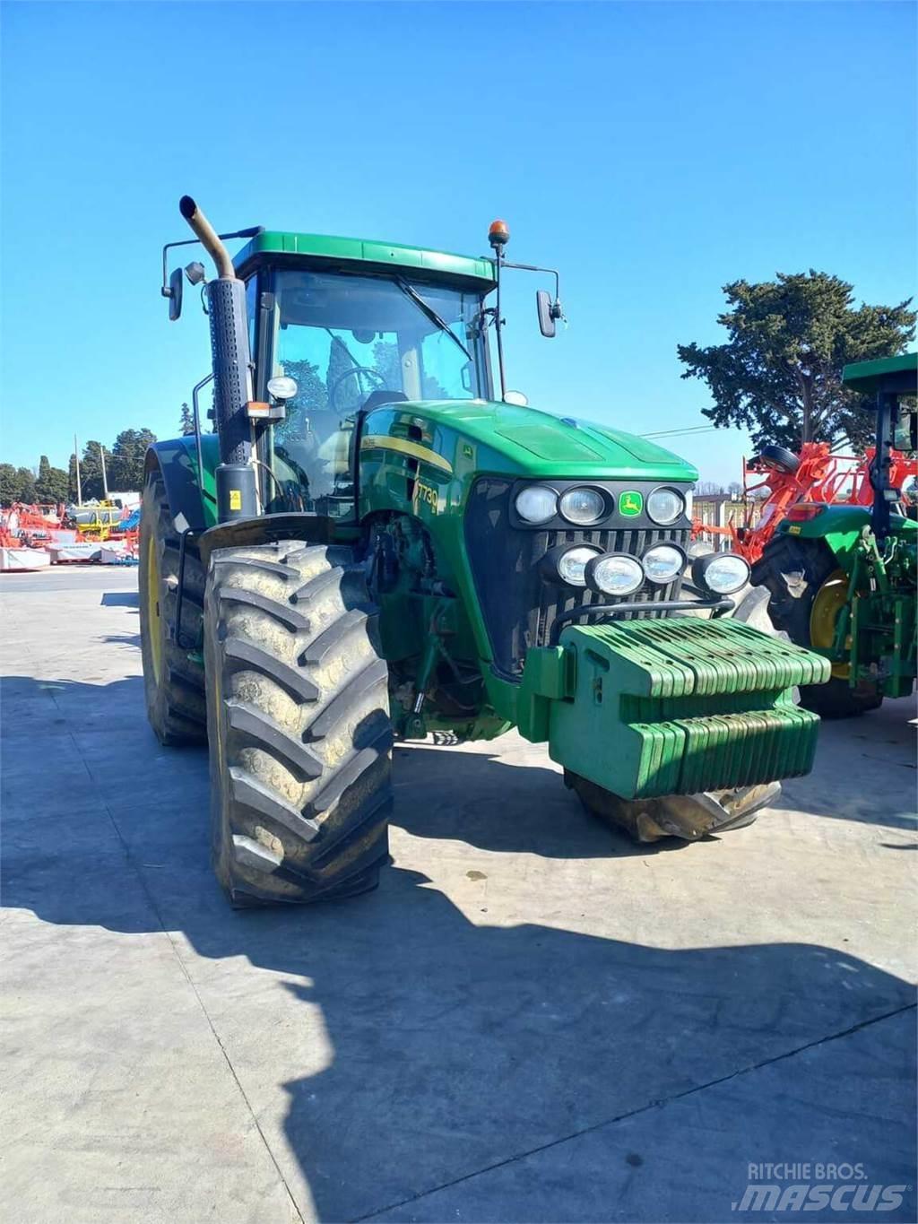 John Deere 7820 Трактори
