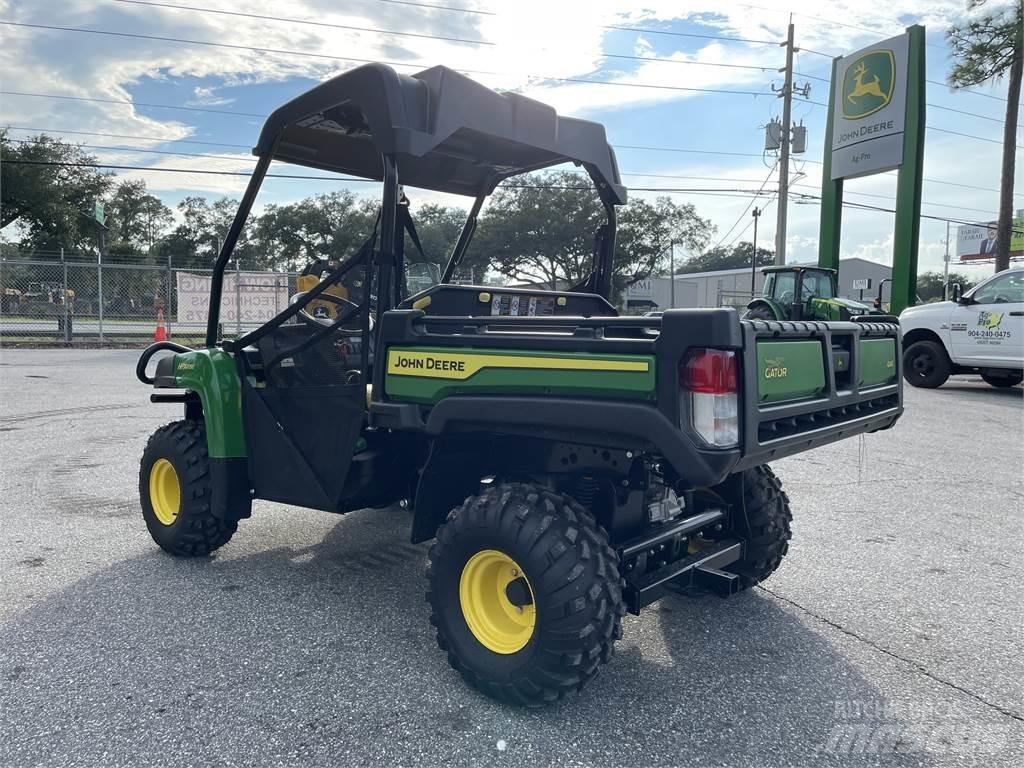 John Deere 815E Комунални съоражения