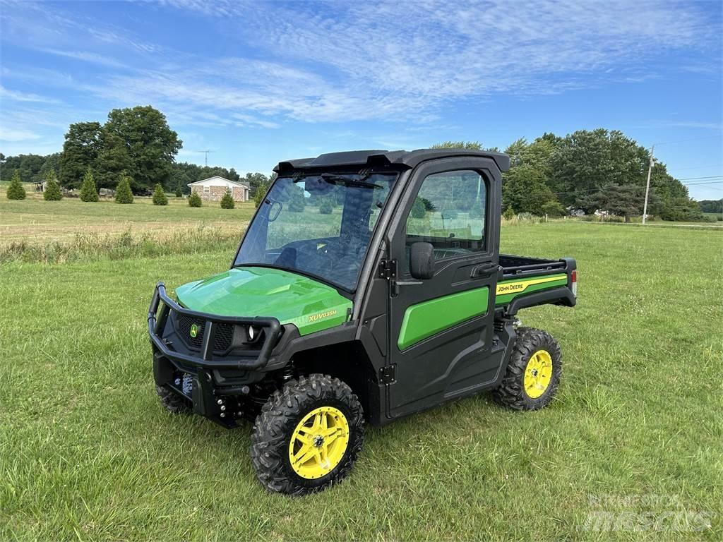 John Deere 835M Комунални съоражения