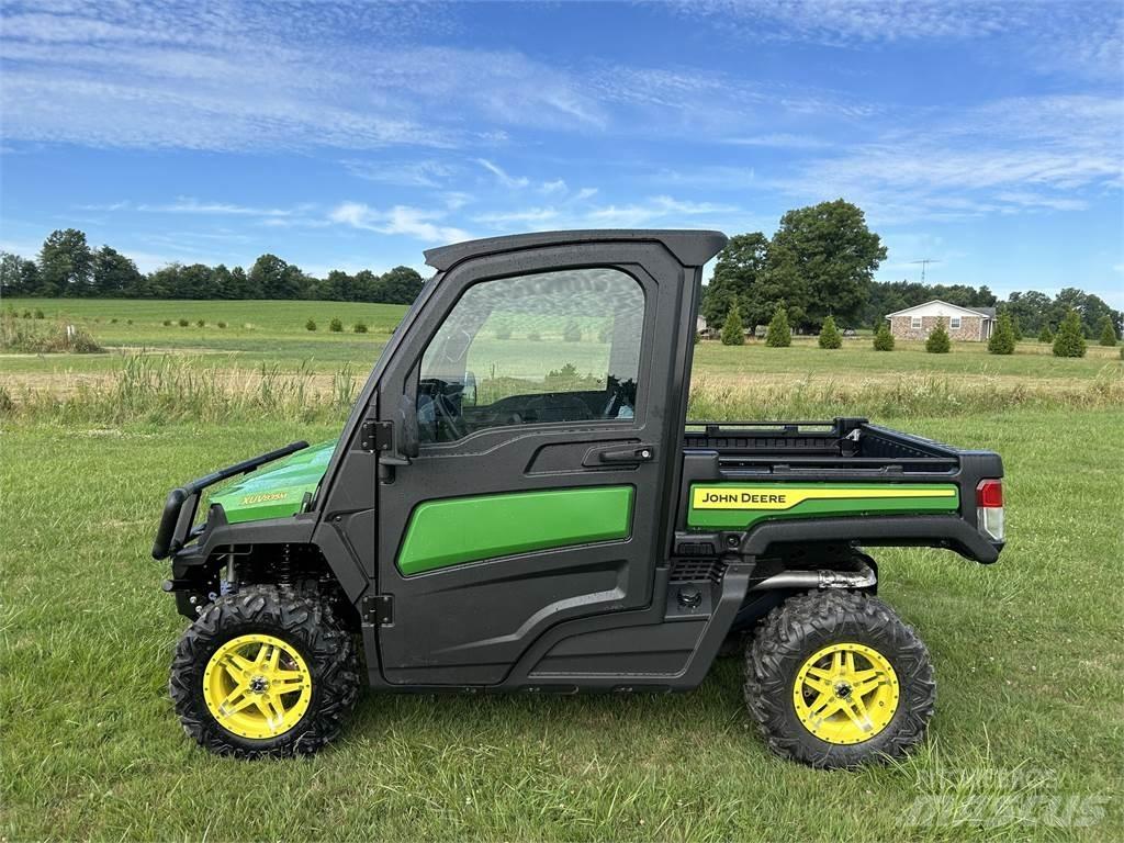 John Deere 835M Комунални съоражения