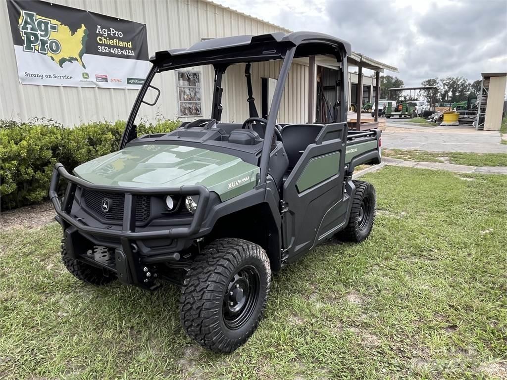 John Deere 835M Комунални съоражения