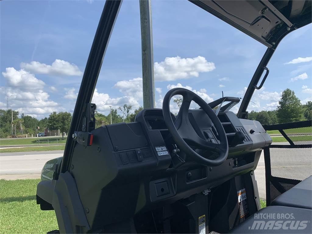 John Deere 865M Комунални съоражения