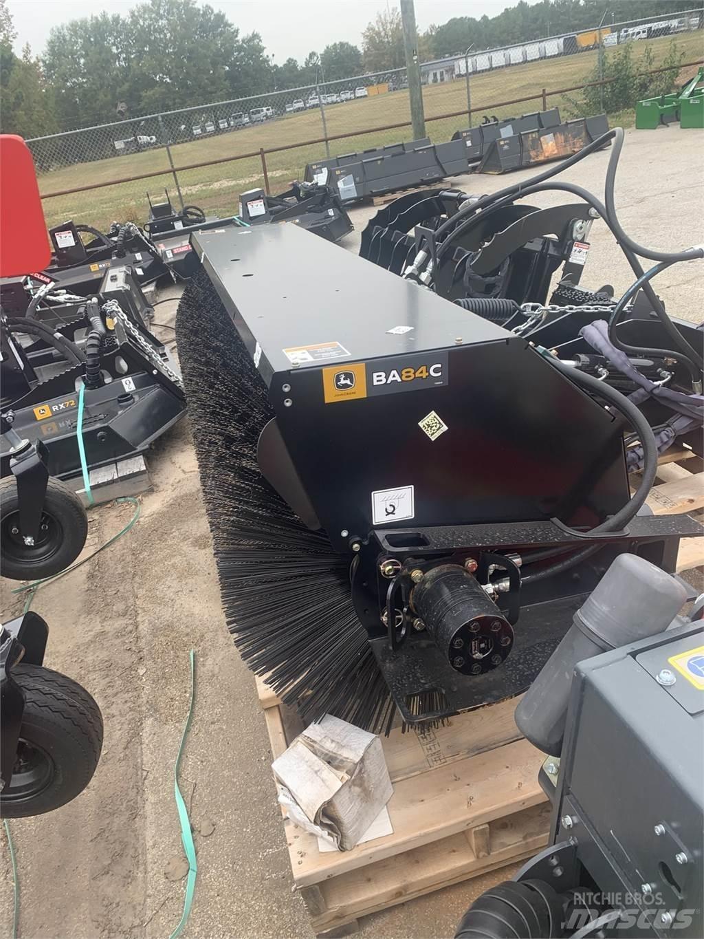 John Deere BA84C Строителство - Други