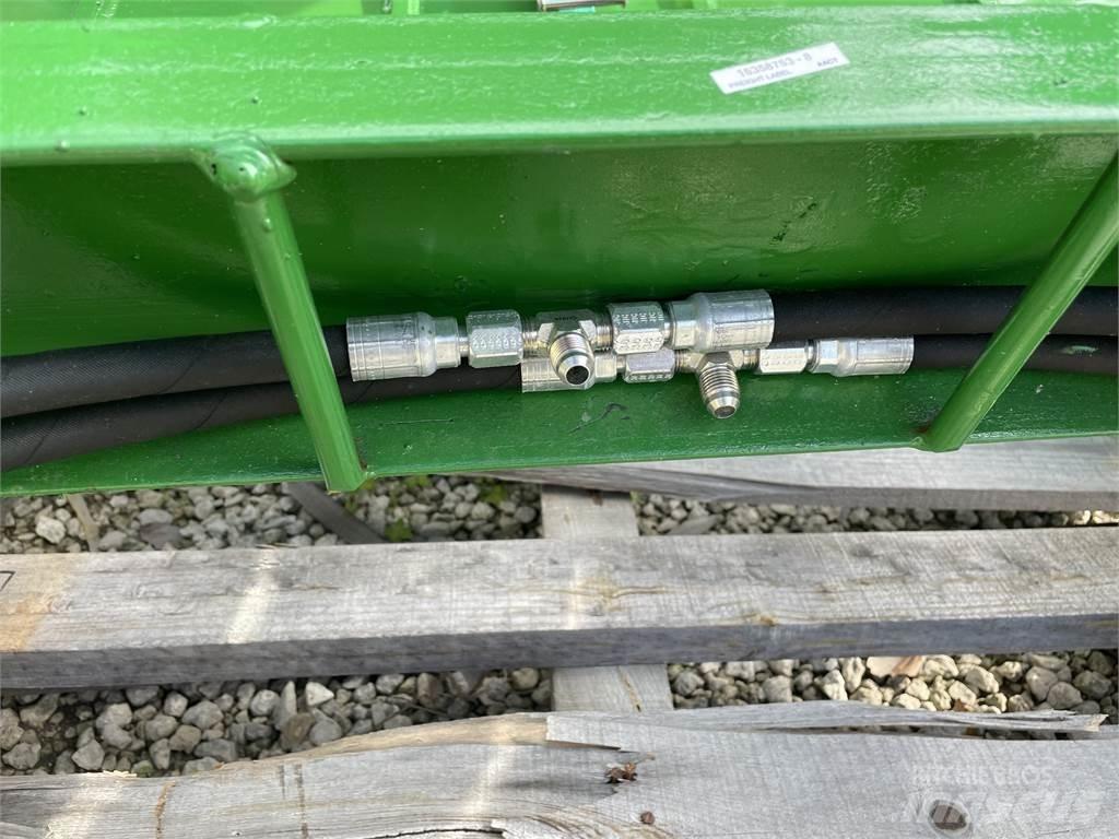 John Deere CR61G Други аксесоари за трактори