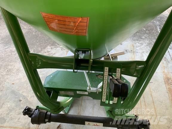 John Deere F/500 Прикачни пръскачки
