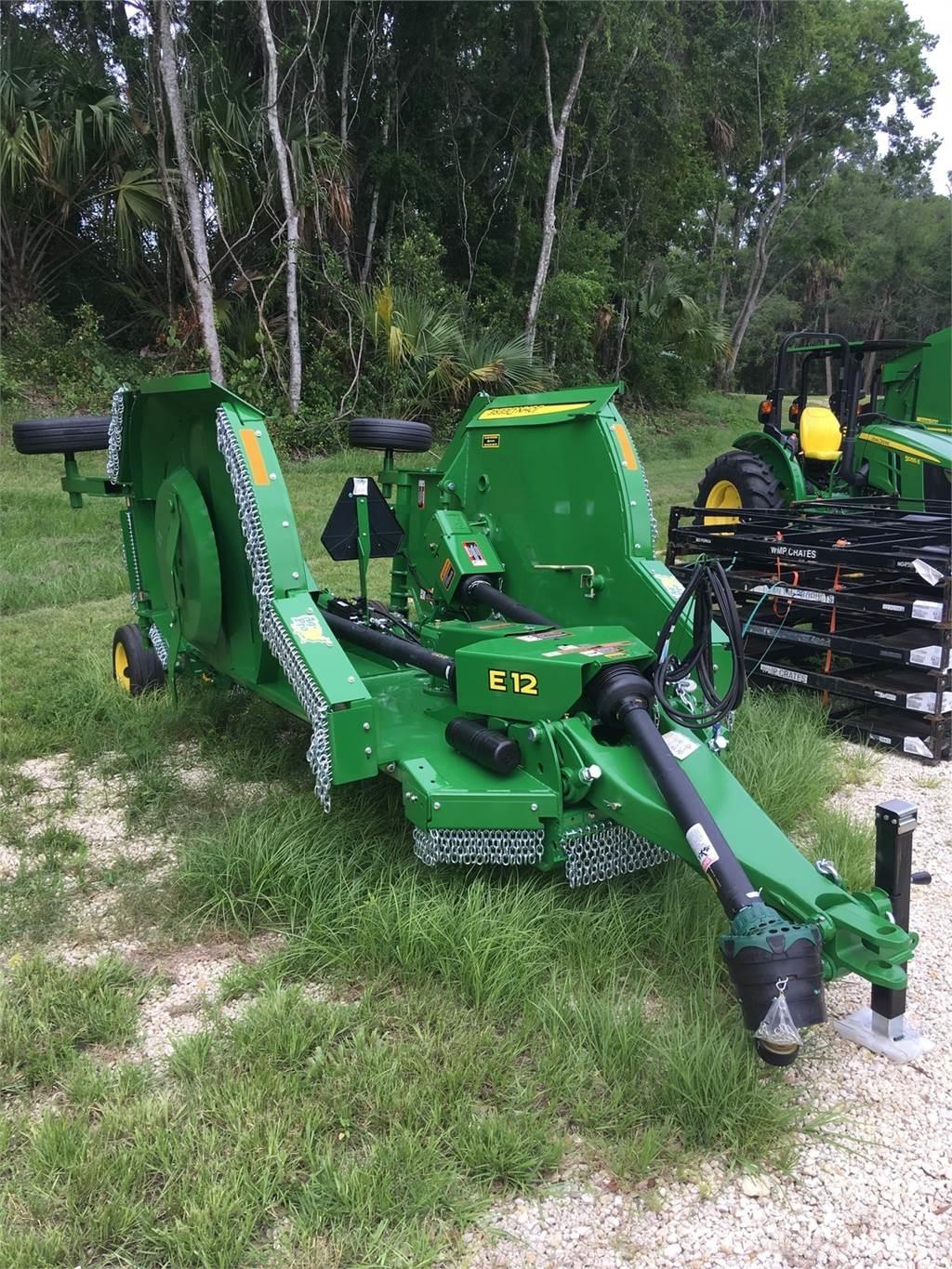 John Deere FC12E Резачки за бали, резачки и машини за отмотаване на бали