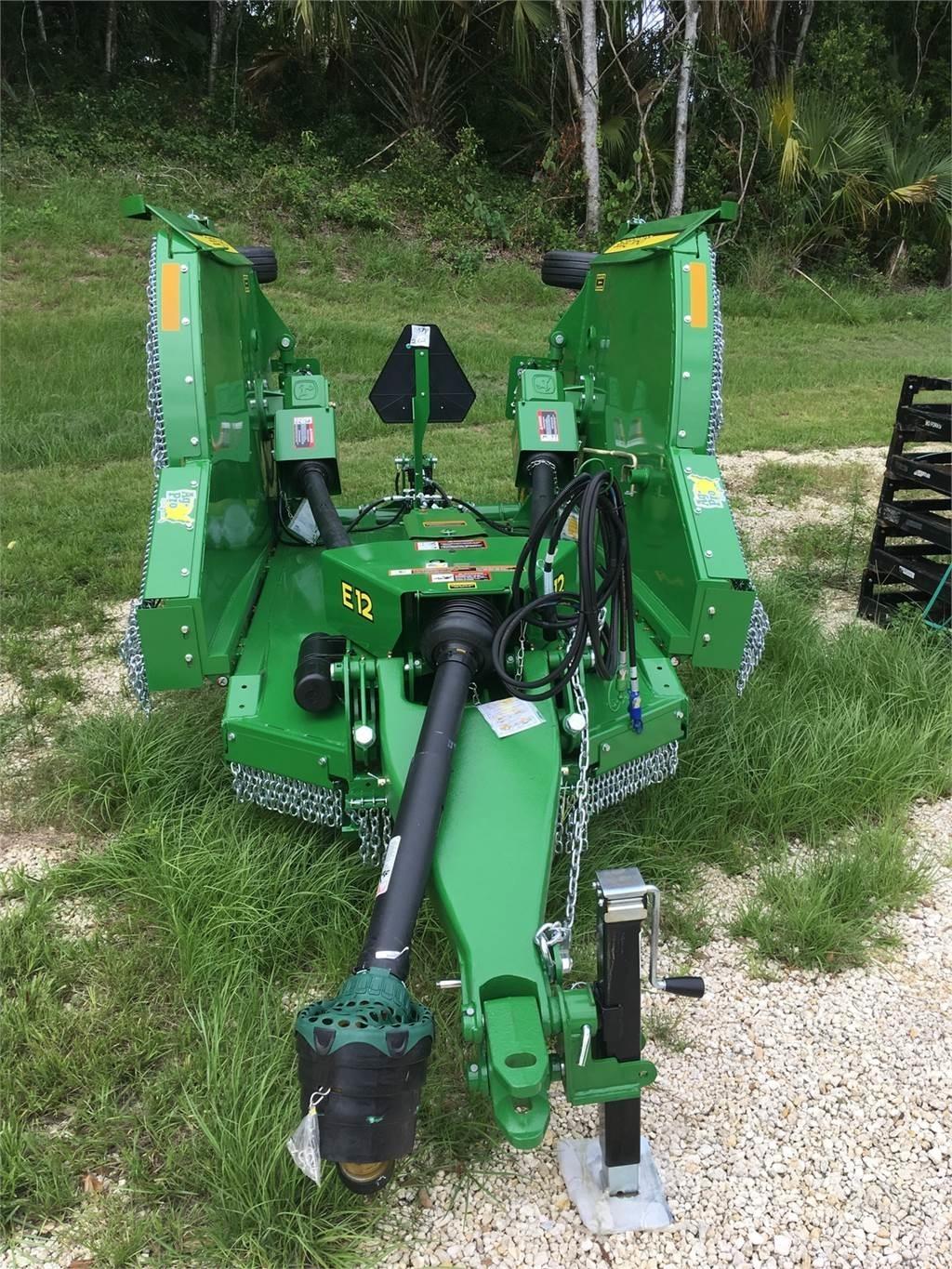 John Deere FC12E Резачки за бали, резачки и машини за отмотаване на бали