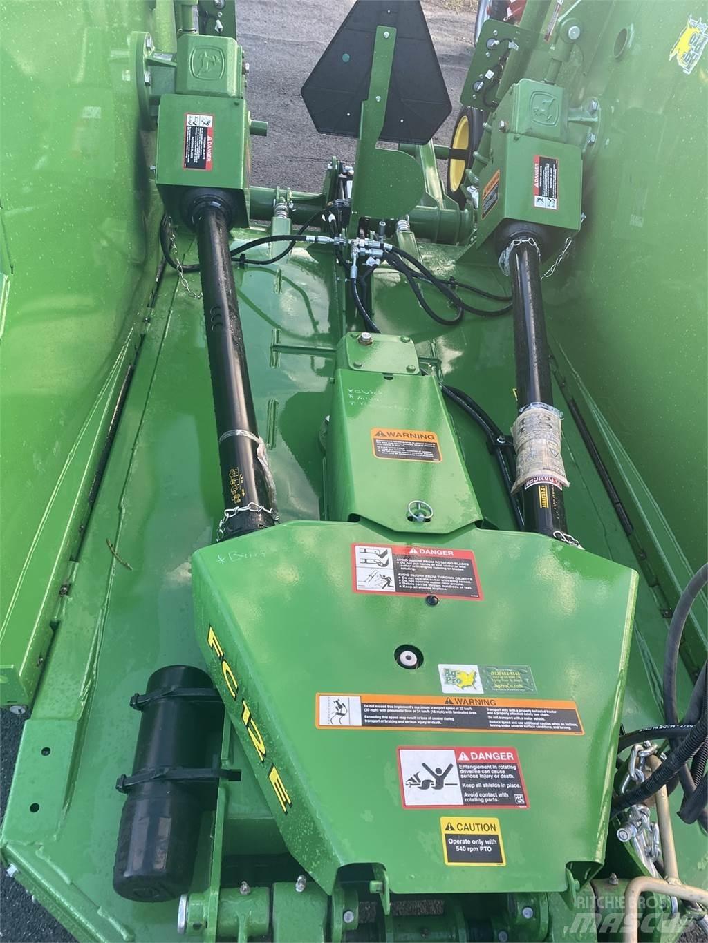 John Deere FC12E Резачки за бали, резачки и машини за отмотаване на бали