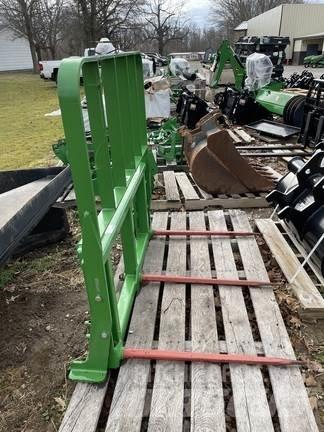 John Deere NA Резачки за бали, резачки и машини за отмотаване на бали