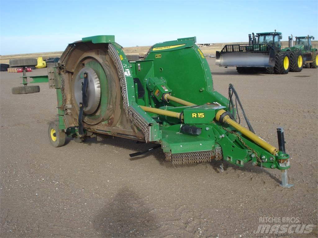 John Deere R15 Резачки за бали, резачки и машини за отмотаване на бали