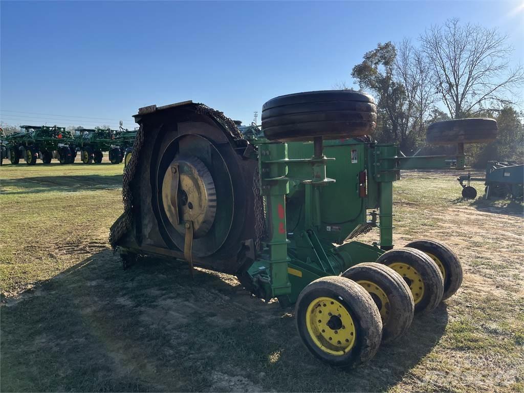 John Deere R15 Резачки за бали, резачки и машини за отмотаване на бали