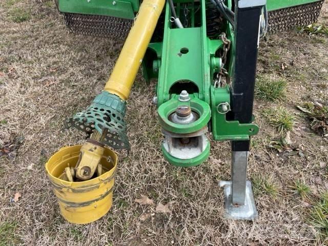 John Deere R20 Резачки за бали, резачки и машини за отмотаване на бали