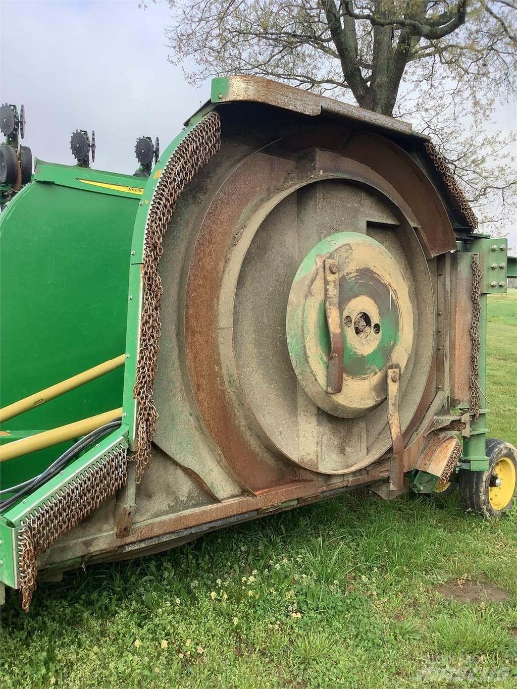 John Deere R20 Резачки за бали, резачки и машини за отмотаване на бали