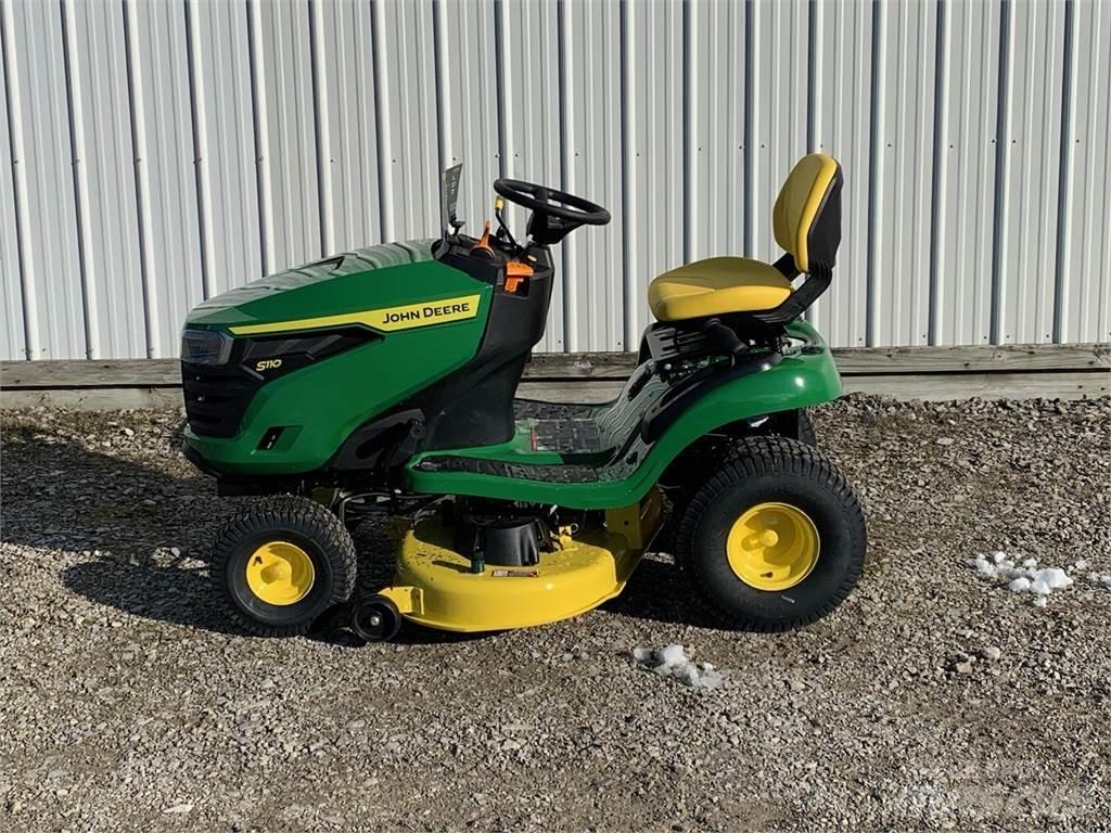 John Deere S110 Тракторни косачки