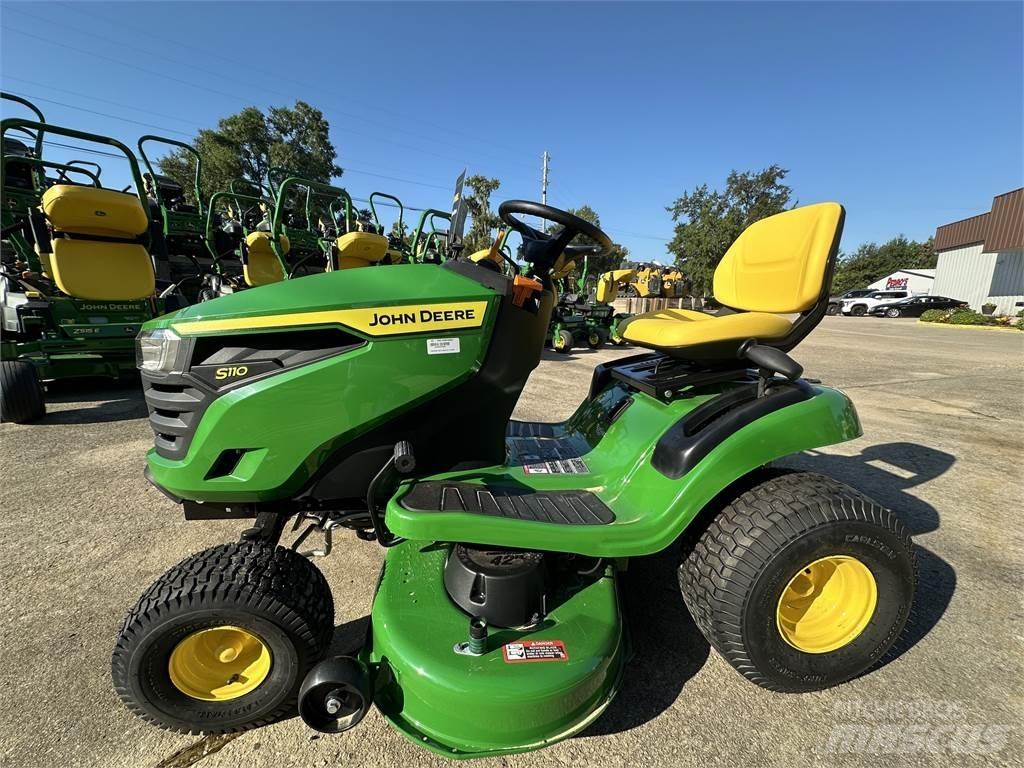 John Deere S110 Тракторни косачки