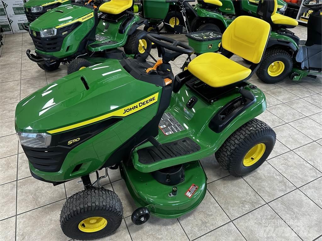 John Deere S110 Тракторни косачки
