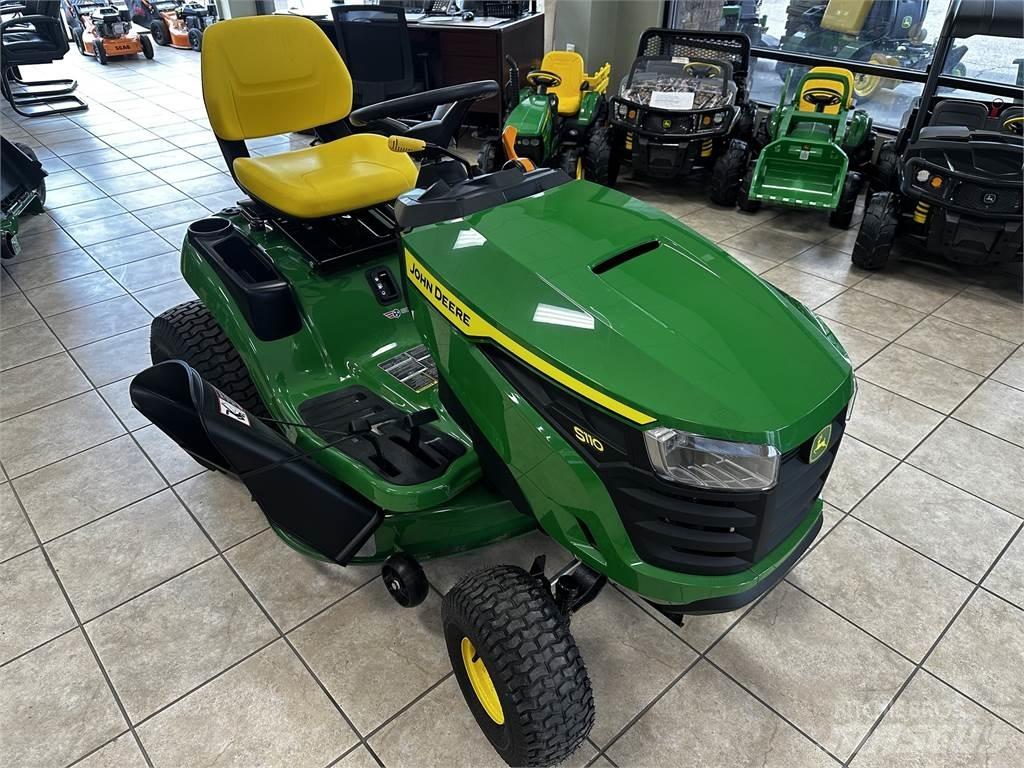 John Deere S110 Тракторни косачки