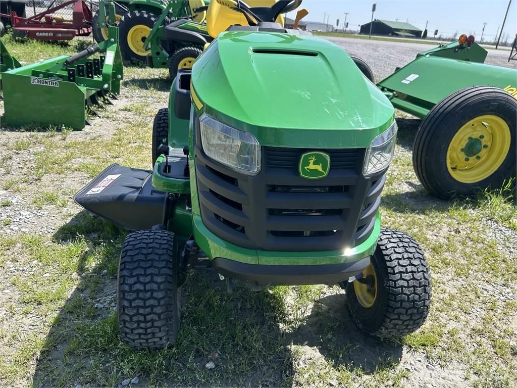John Deere S110 Компактни трактори