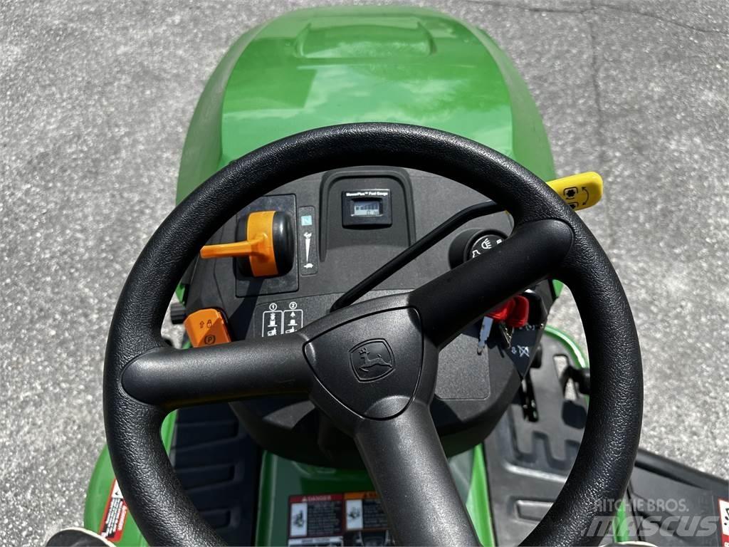 John Deere S120 Тракторни косачки