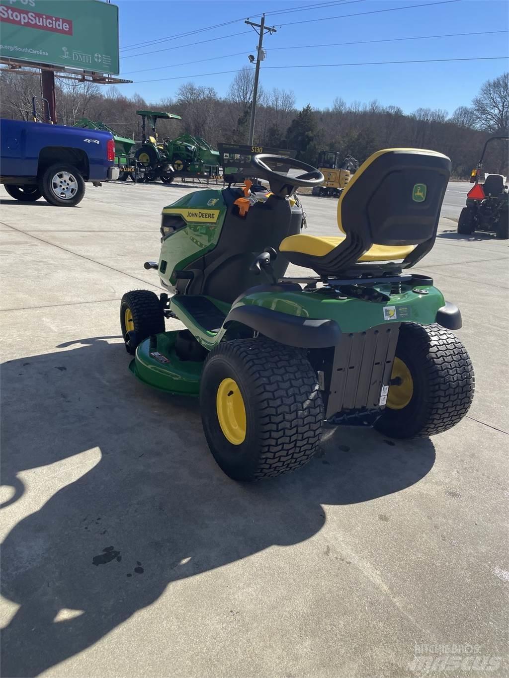 John Deere S130 Тракторни косачки