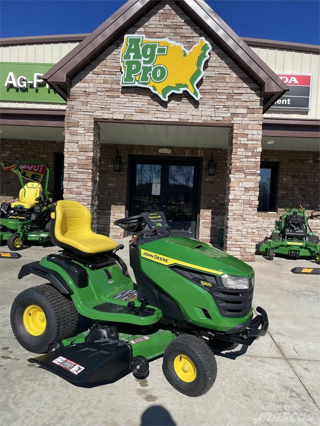 John Deere S160 Компактни трактори